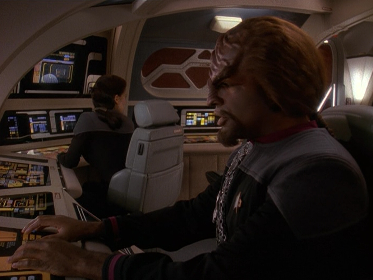 extant_StarTrek_DS9_5x11-TheDarknessAndTheLight_00942.jpg