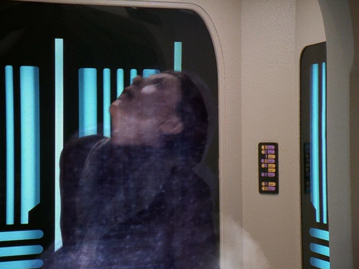 extant_StarTrek_DS9_5x11-TheDarknessAndTheLight_00960.jpg