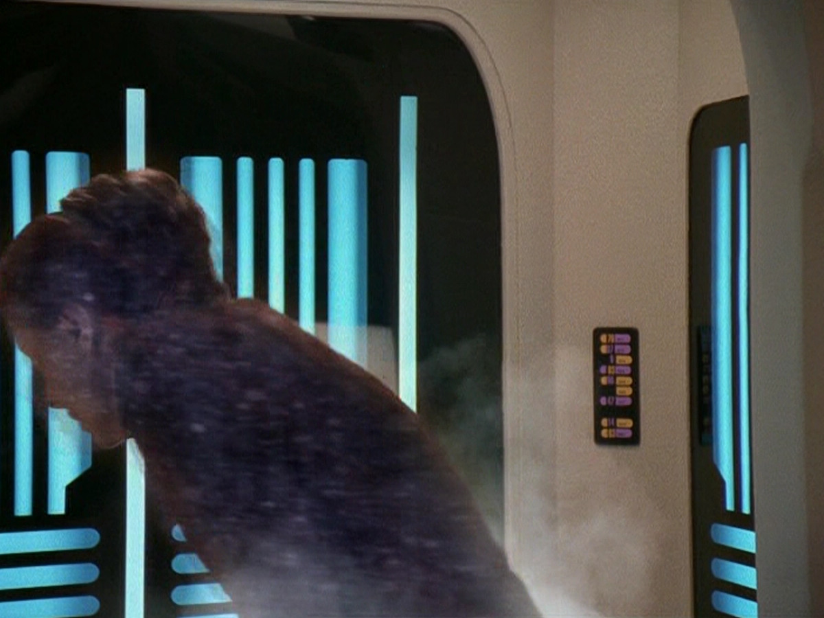 extant_StarTrek_DS9_5x11-TheDarknessAndTheLight_00961.jpg