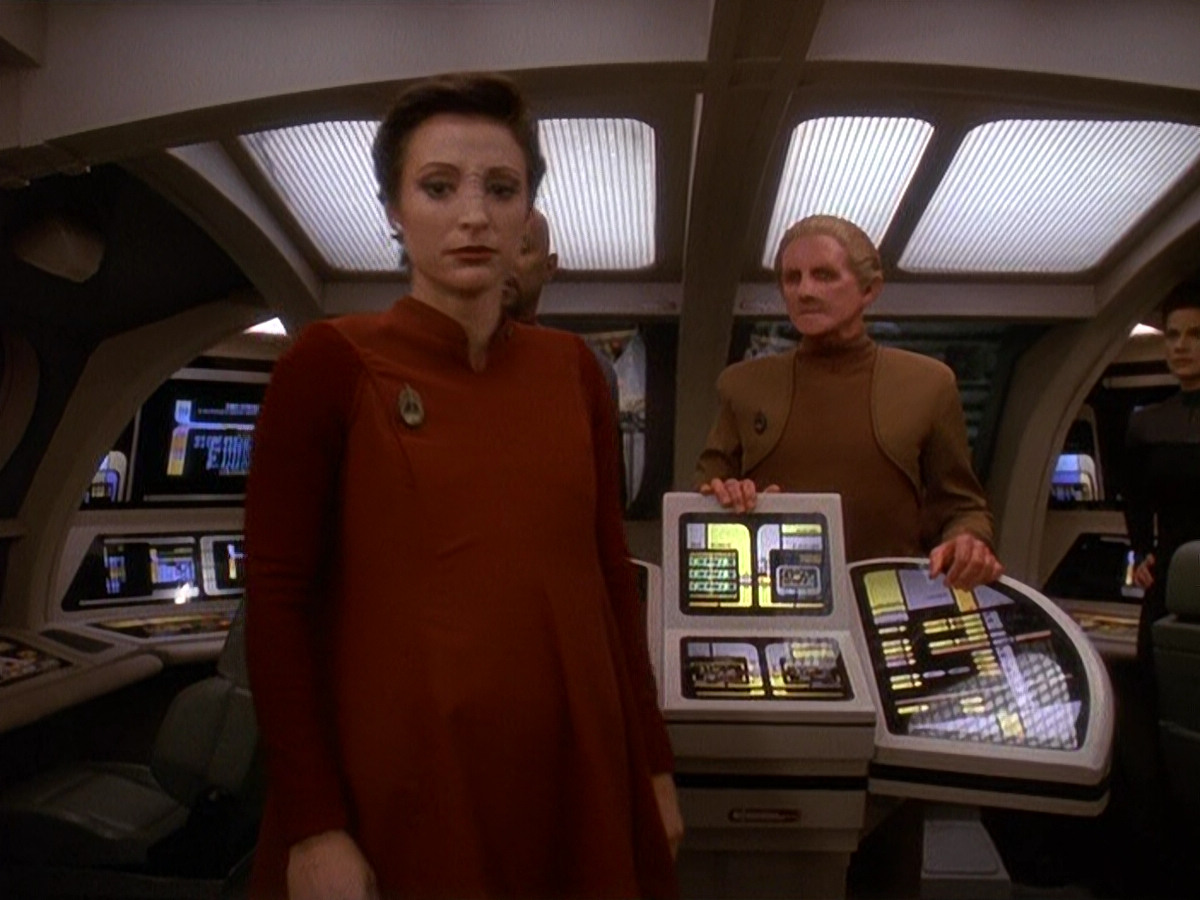 extant_StarTrek_DS9_5x11-TheDarknessAndTheLight_01004.jpg