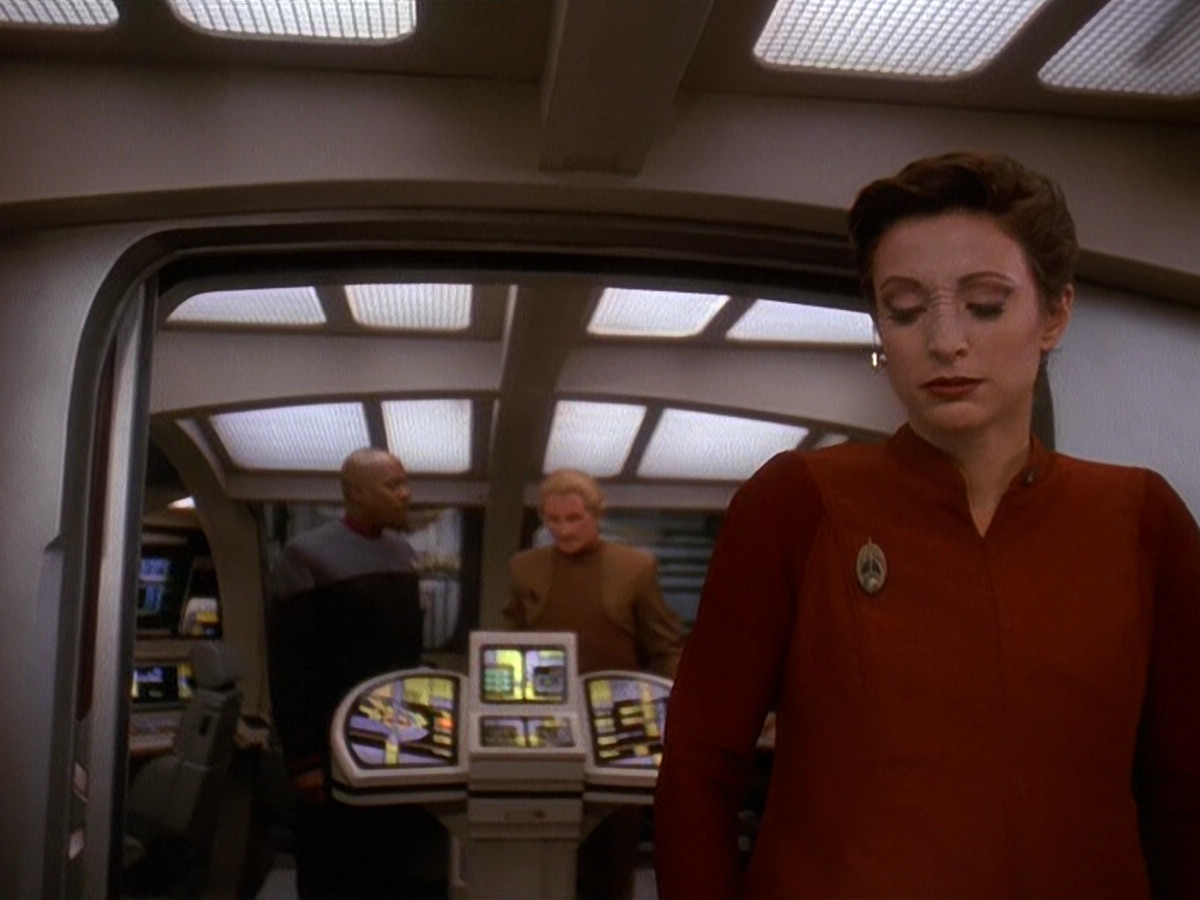 extant_StarTrek_DS9_5x11-TheDarknessAndTheLight_01025.jpg