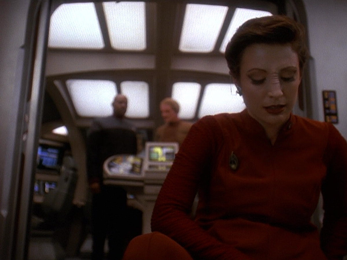 extant_StarTrek_DS9_5x11-TheDarknessAndTheLight_01032.jpg