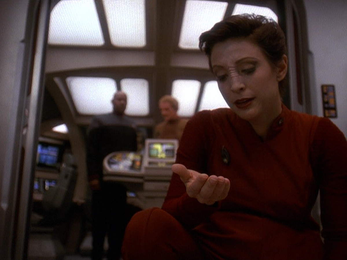 extant_StarTrek_DS9_5x11-TheDarknessAndTheLight_01041.jpg