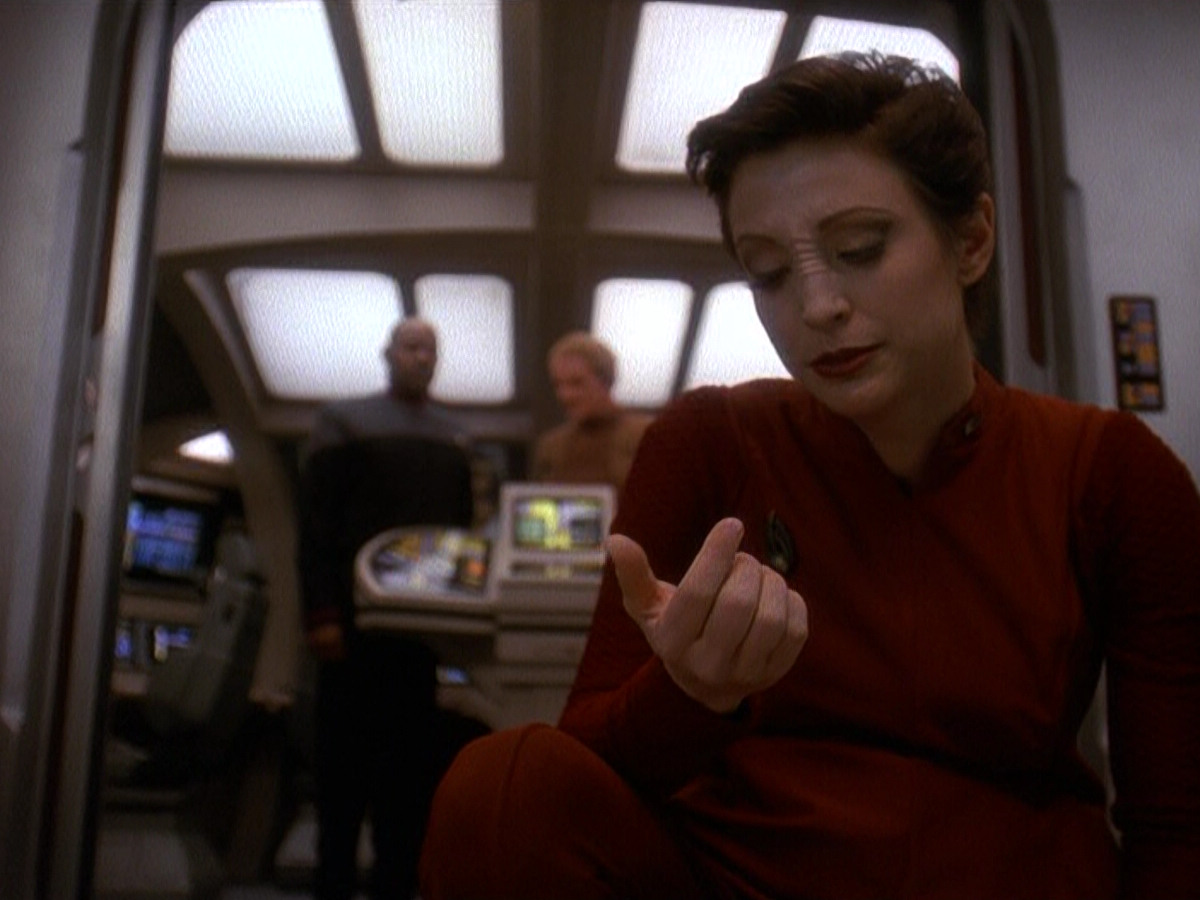 extant_StarTrek_DS9_5x11-TheDarknessAndTheLight_01042.jpg