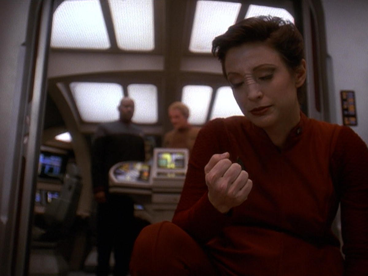extant_StarTrek_DS9_5x11-TheDarknessAndTheLight_01043.jpg