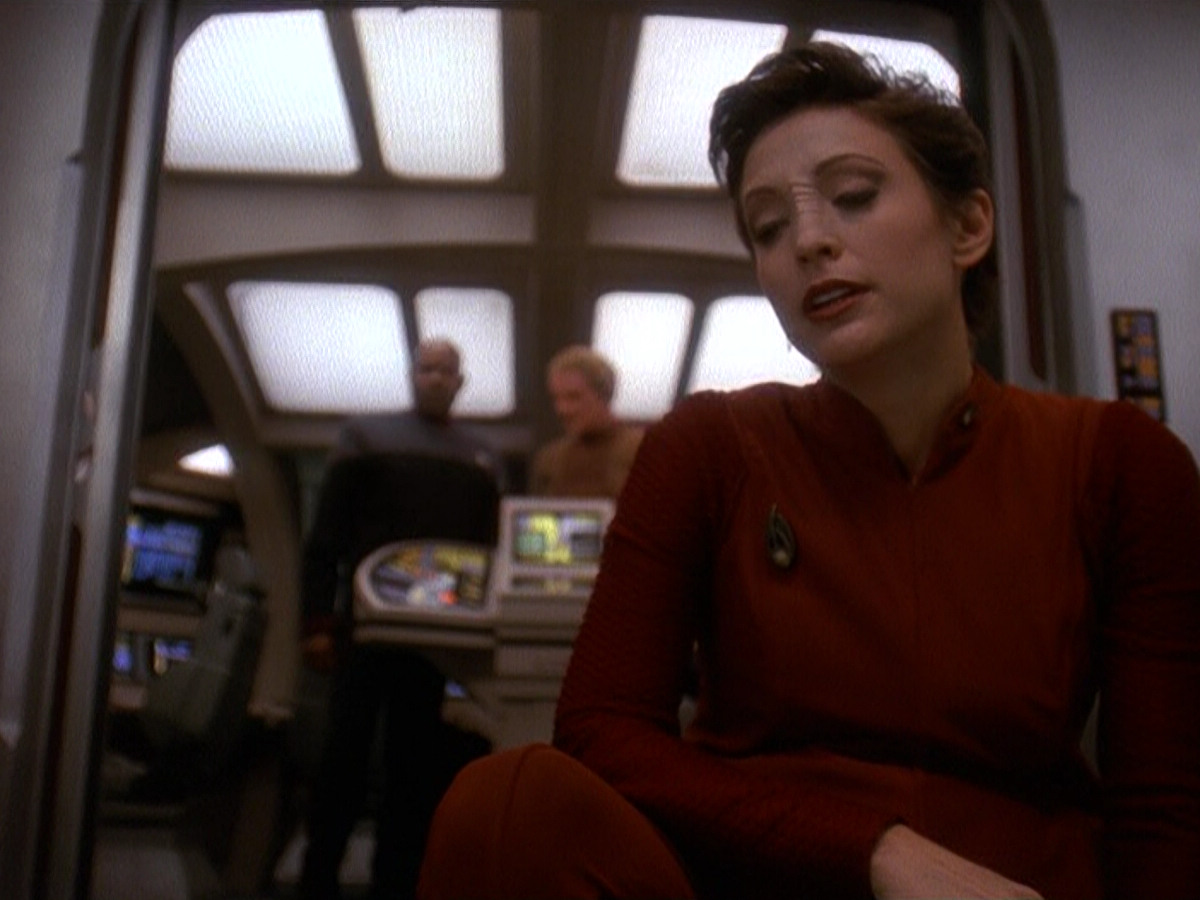 extant_StarTrek_DS9_5x11-TheDarknessAndTheLight_01052.jpg
