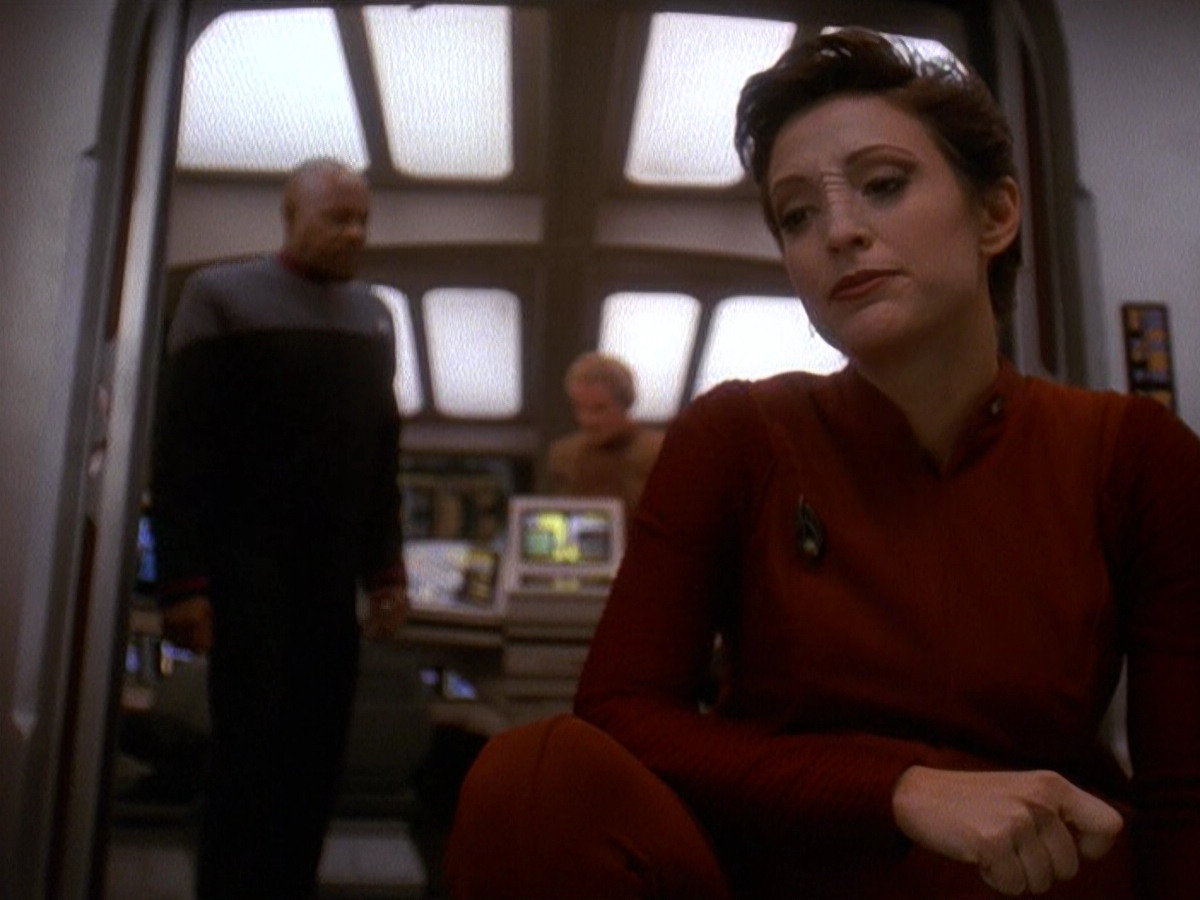 extant_StarTrek_DS9_5x11-TheDarknessAndTheLight_01056.jpg