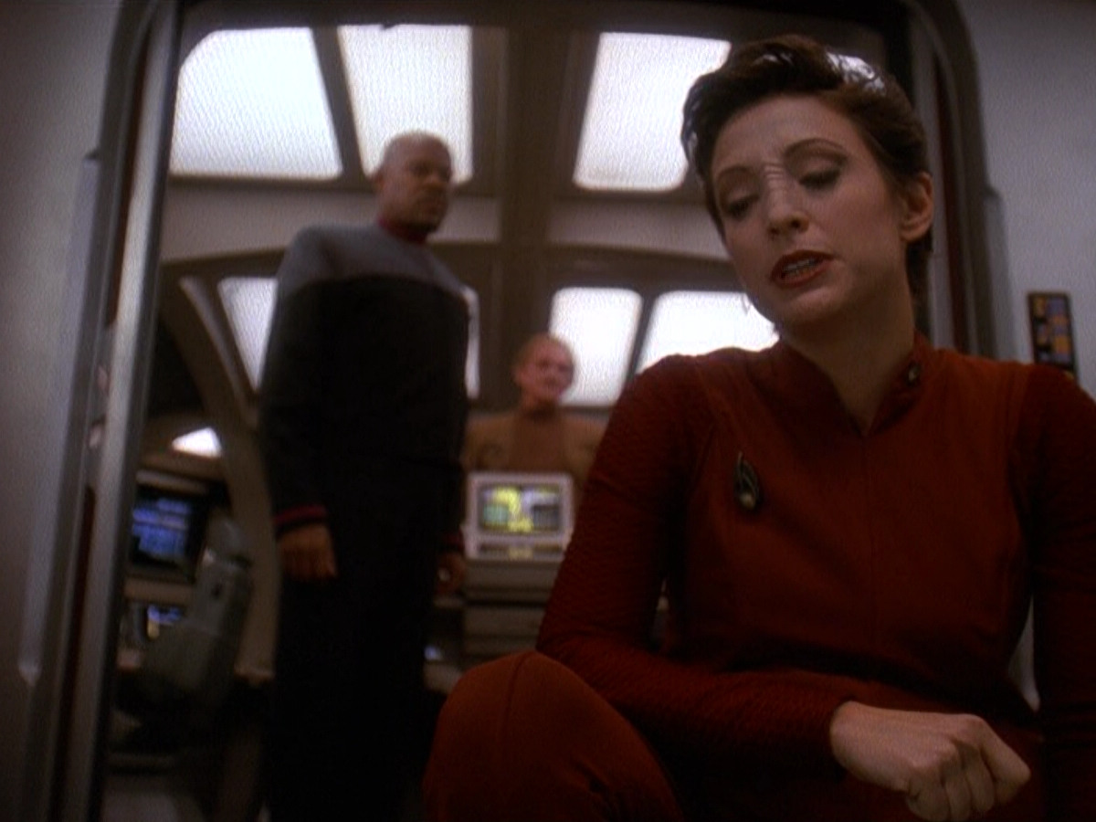 extant_StarTrek_DS9_5x11-TheDarknessAndTheLight_01062.jpg