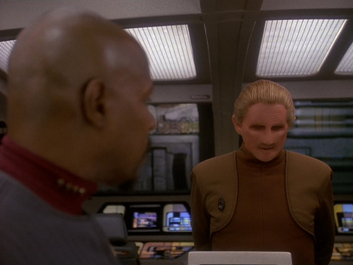 extant_StarTrek_DS9_5x11-TheDarknessAndTheLight_01068.jpg