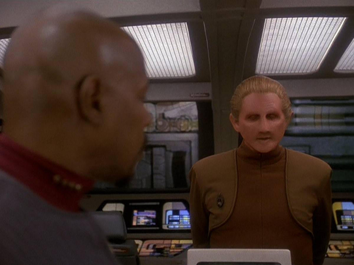 extant_StarTrek_DS9_5x11-TheDarknessAndTheLight_01069.jpg