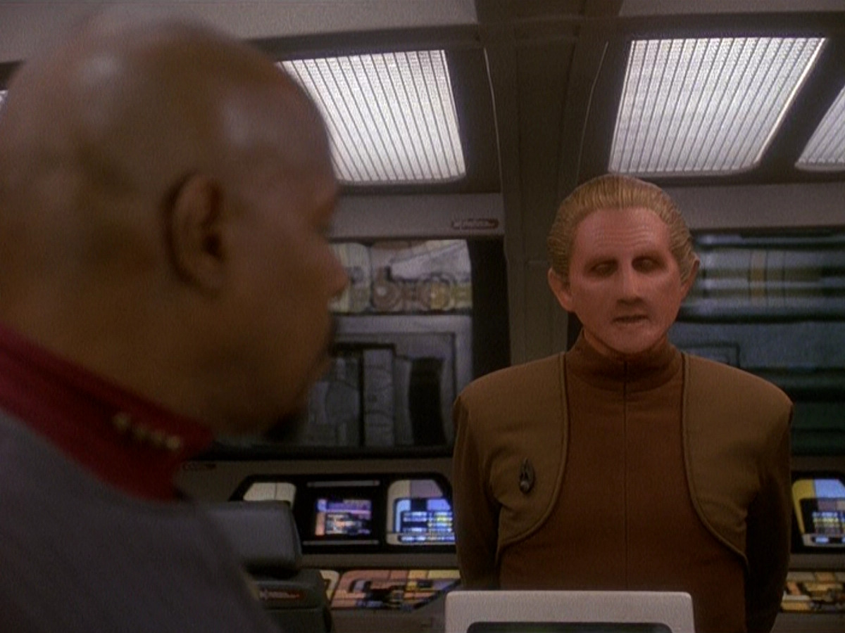 extant_StarTrek_DS9_5x11-TheDarknessAndTheLight_01070.jpg