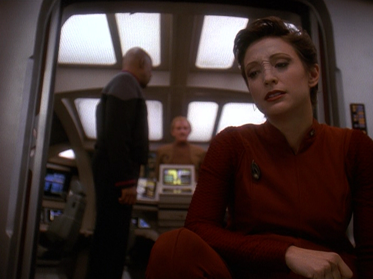 extant_StarTrek_DS9_5x11-TheDarknessAndTheLight_01092.jpg