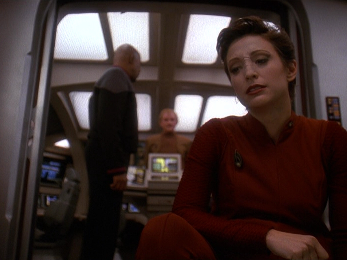 extant_StarTrek_DS9_5x11-TheDarknessAndTheLight_01093.jpg