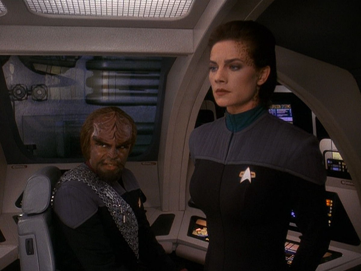 extant_StarTrek_DS9_5x11-TheDarknessAndTheLight_01095.jpg