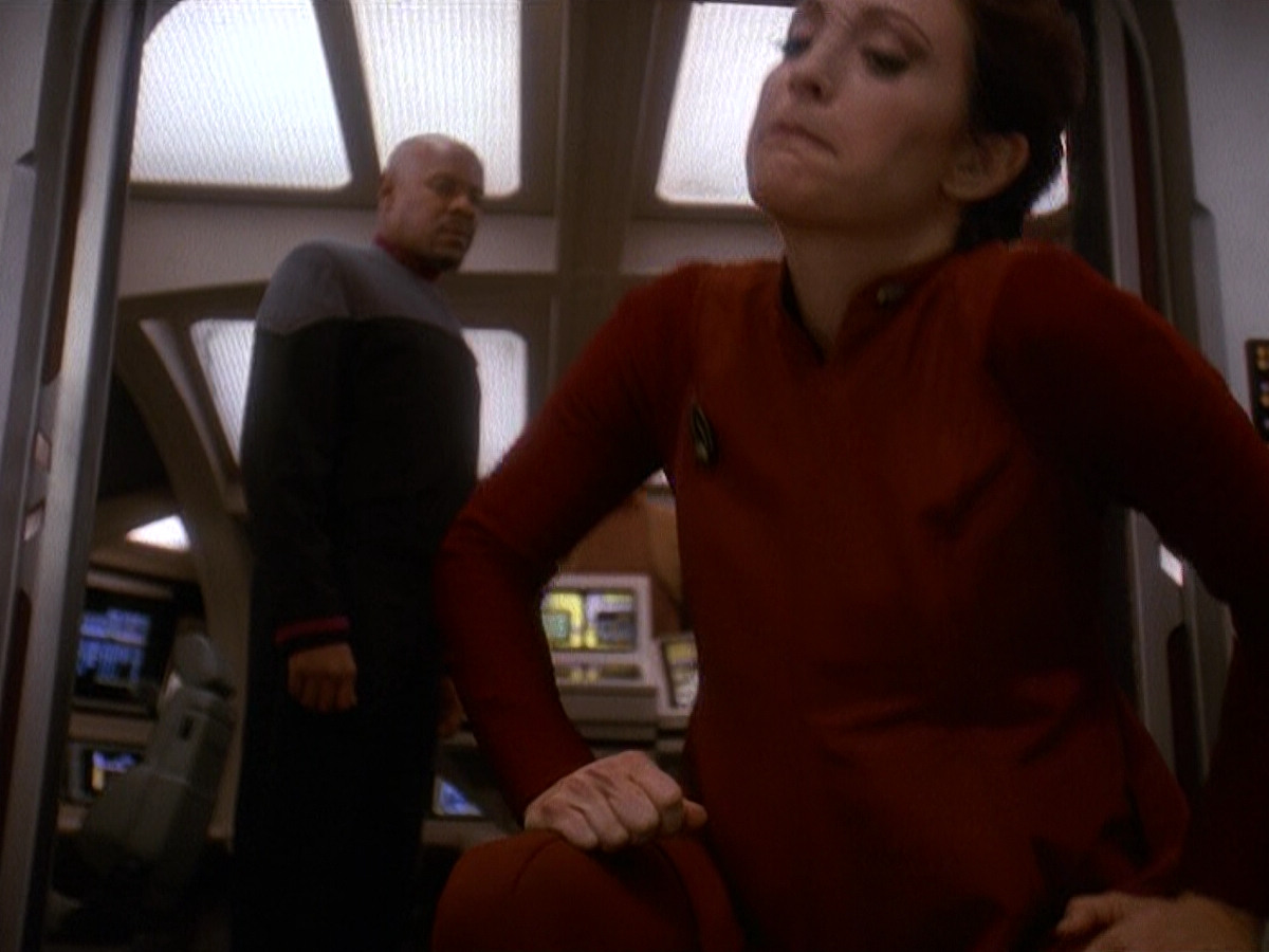 extant_StarTrek_DS9_5x11-TheDarknessAndTheLight_01120.jpg