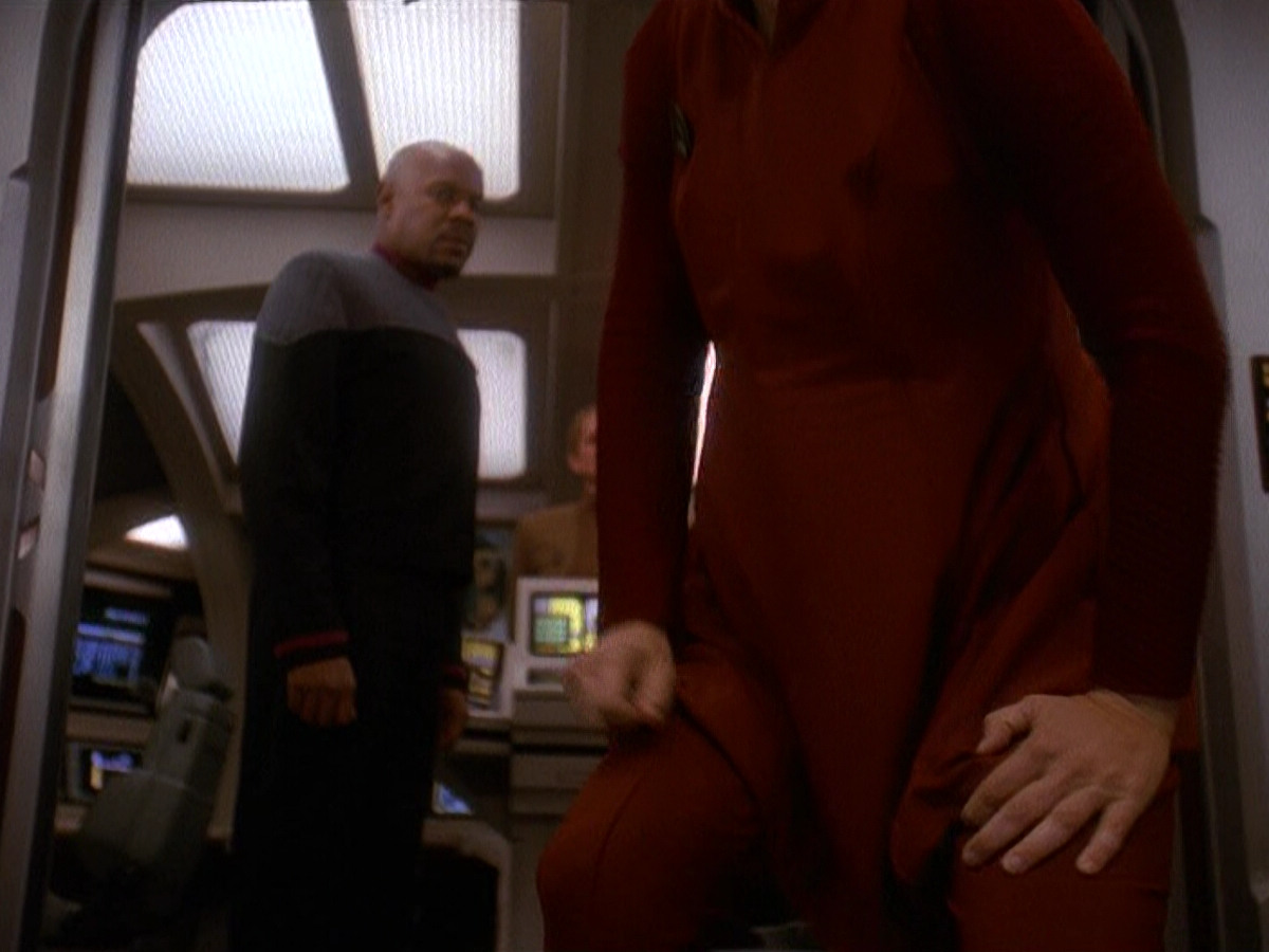 extant_StarTrek_DS9_5x11-TheDarknessAndTheLight_01121.jpg