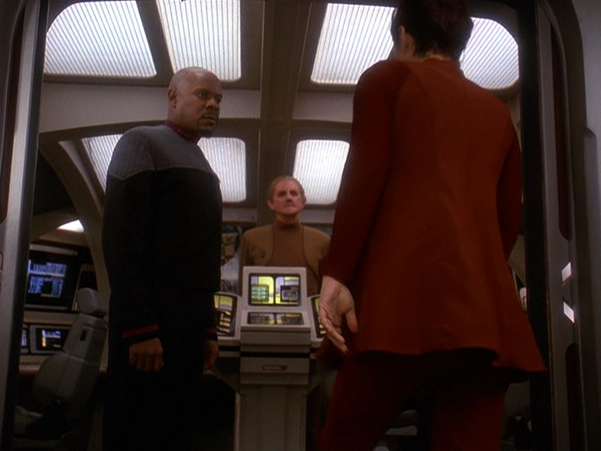 extant_StarTrek_DS9_5x11-TheDarknessAndTheLight_01124.jpg
