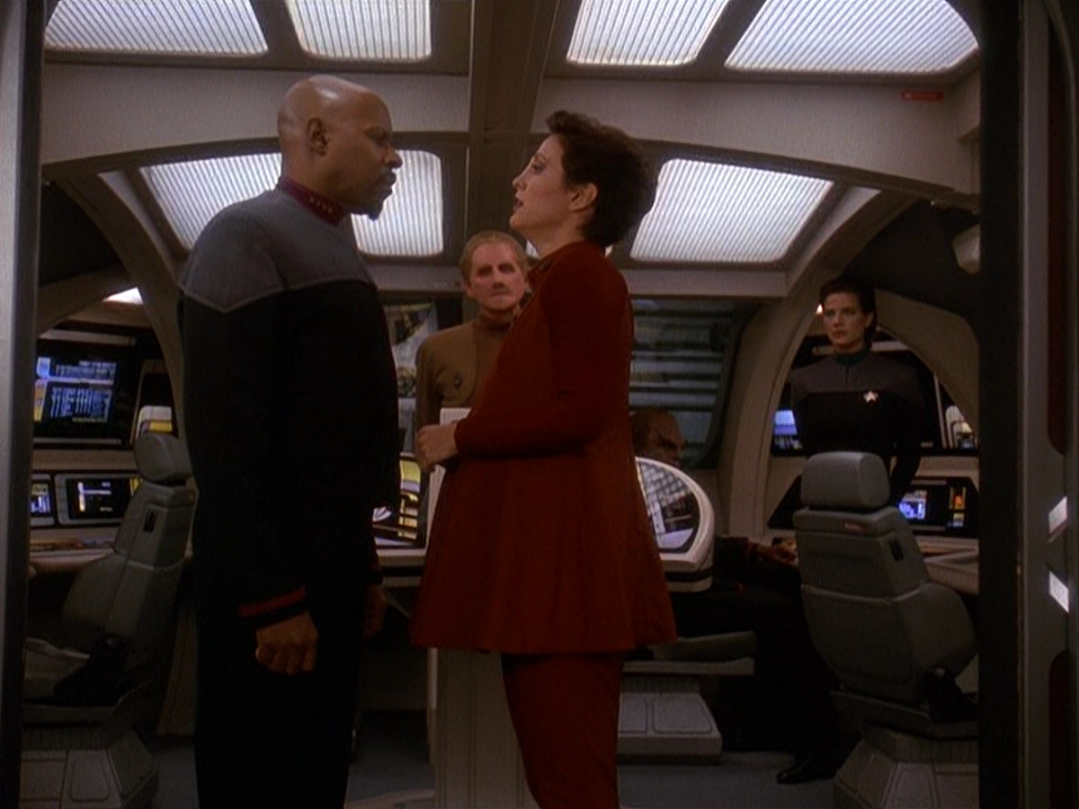 extant_StarTrek_DS9_5x11-TheDarknessAndTheLight_01128.jpg