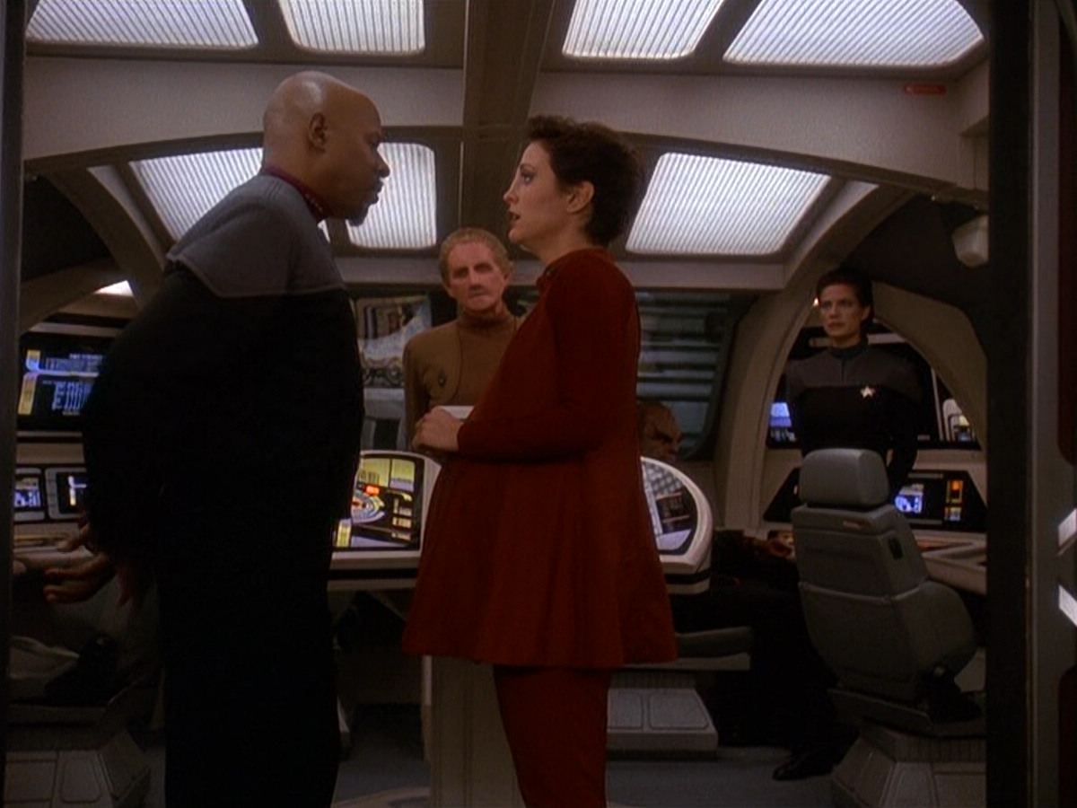 extant_StarTrek_DS9_5x11-TheDarknessAndTheLight_01130.jpg