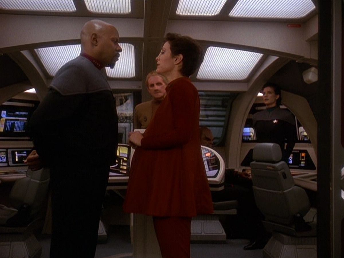 extant_StarTrek_DS9_5x11-TheDarknessAndTheLight_01133.jpg