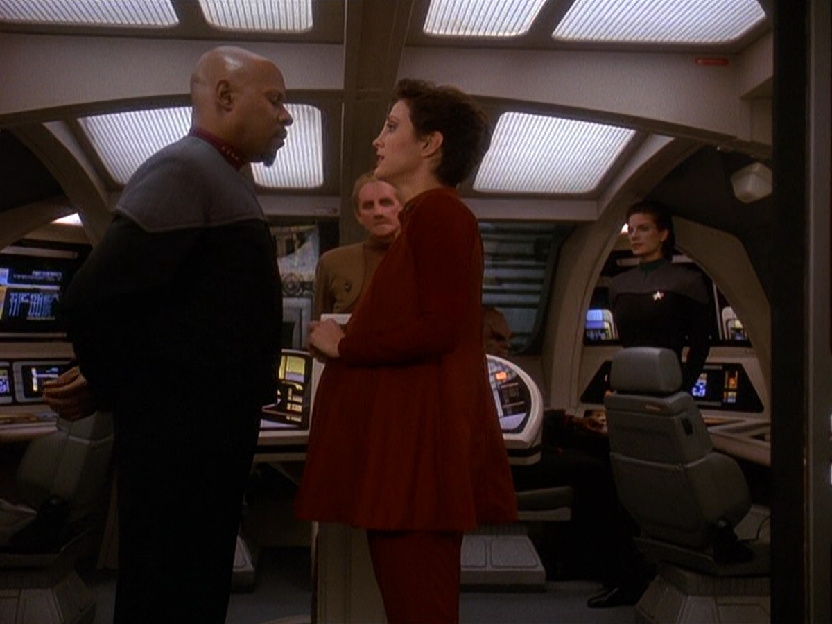 extant_StarTrek_DS9_5x11-TheDarknessAndTheLight_01134.jpg
