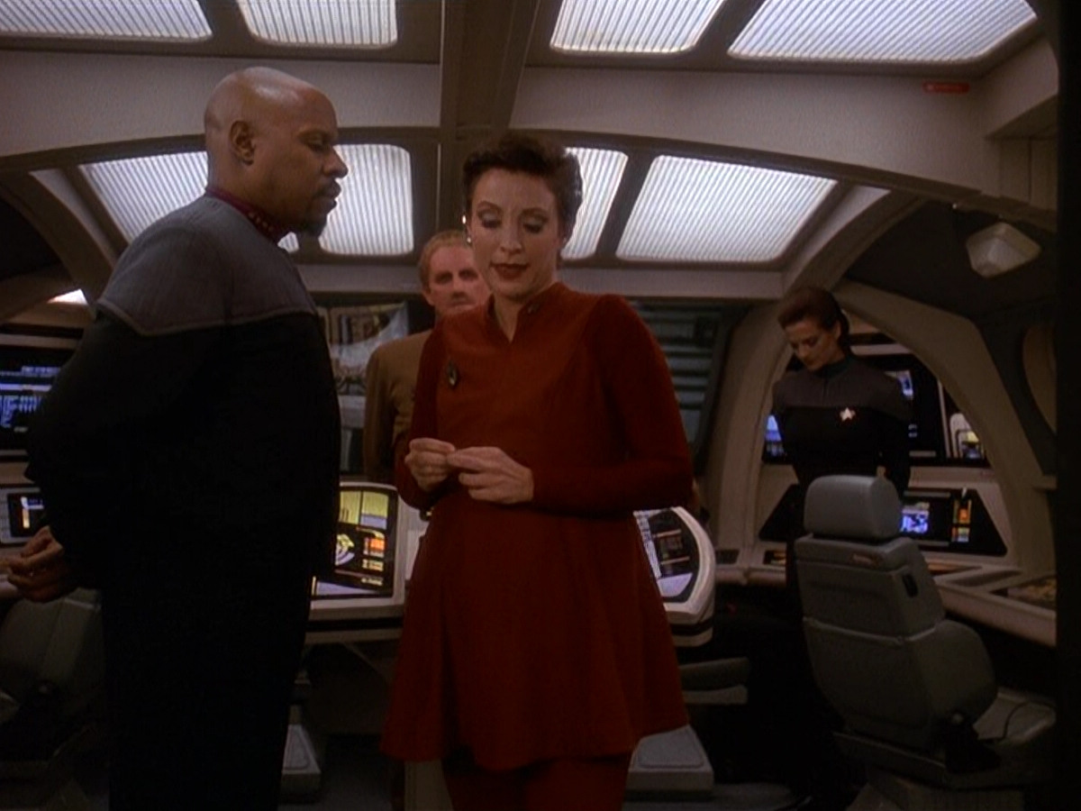 extant_StarTrek_DS9_5x11-TheDarknessAndTheLight_01142.jpg