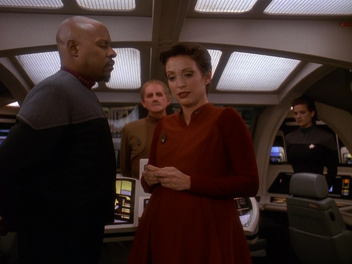 extant_StarTrek_DS9_5x11-TheDarknessAndTheLight_01161.jpg
