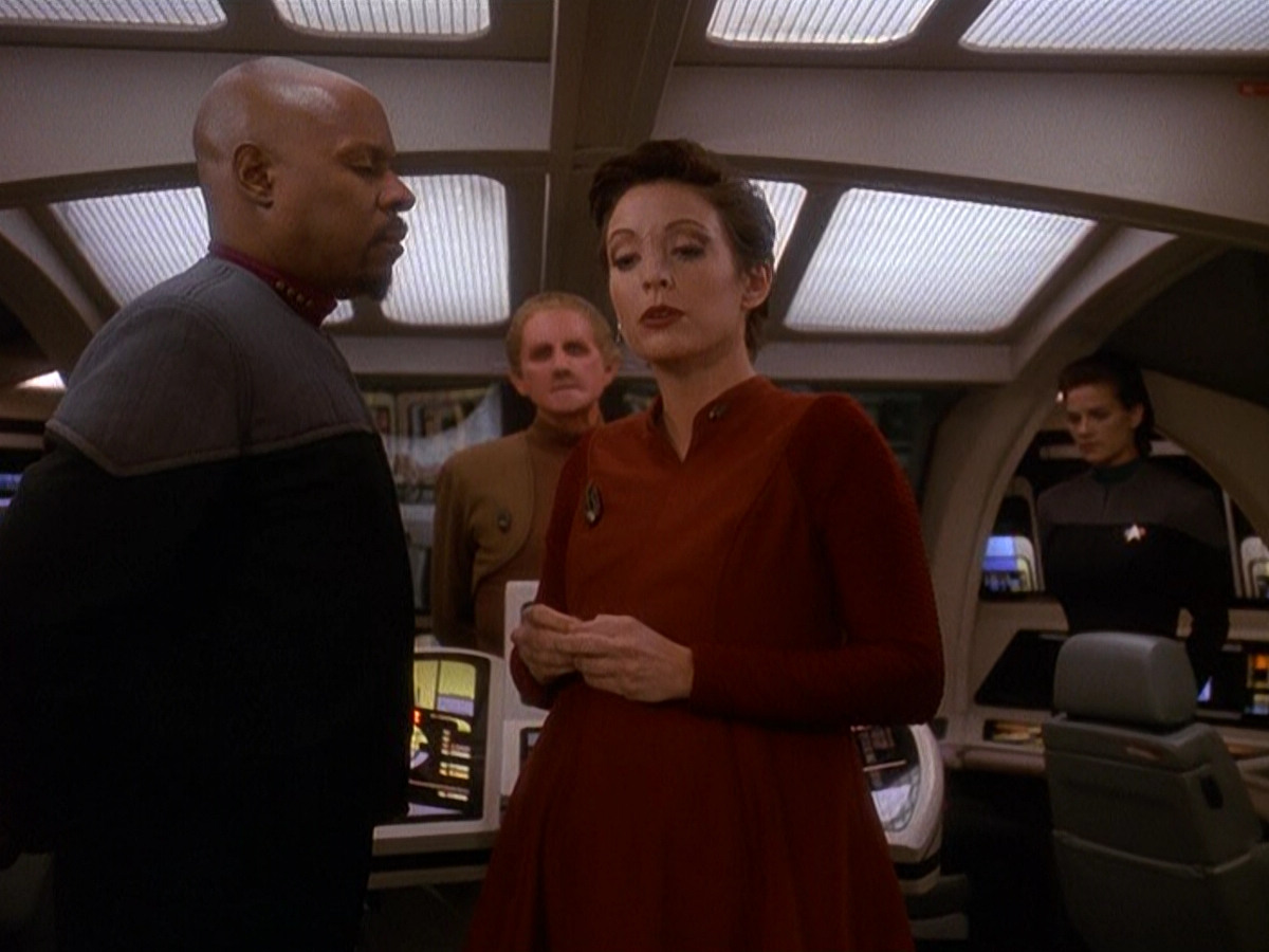 extant_StarTrek_DS9_5x11-TheDarknessAndTheLight_01162.jpg