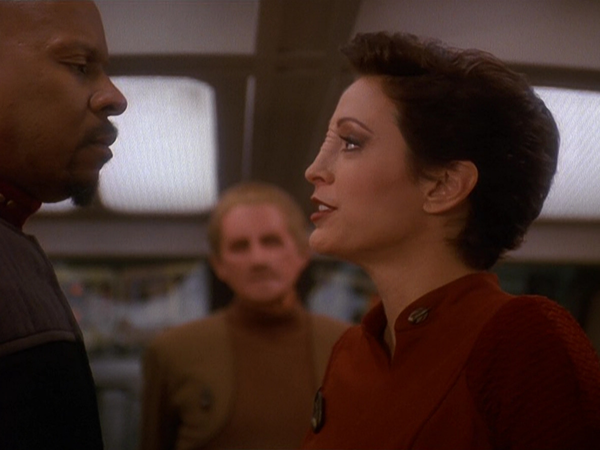 extant_StarTrek_DS9_5x11-TheDarknessAndTheLight_01195.jpg
