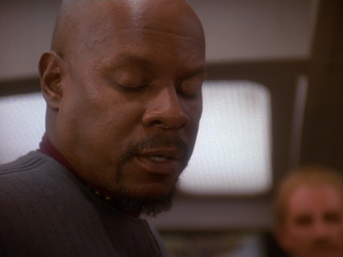 extant_StarTrek_DS9_5x11-TheDarknessAndTheLight_01211.jpg