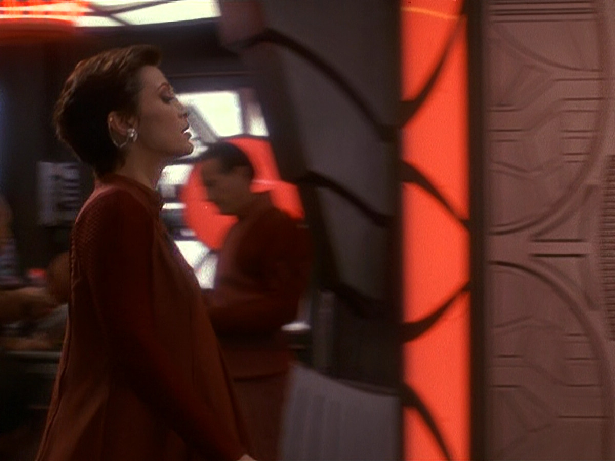 extant_StarTrek_DS9_5x11-TheDarknessAndTheLight_01217.jpg