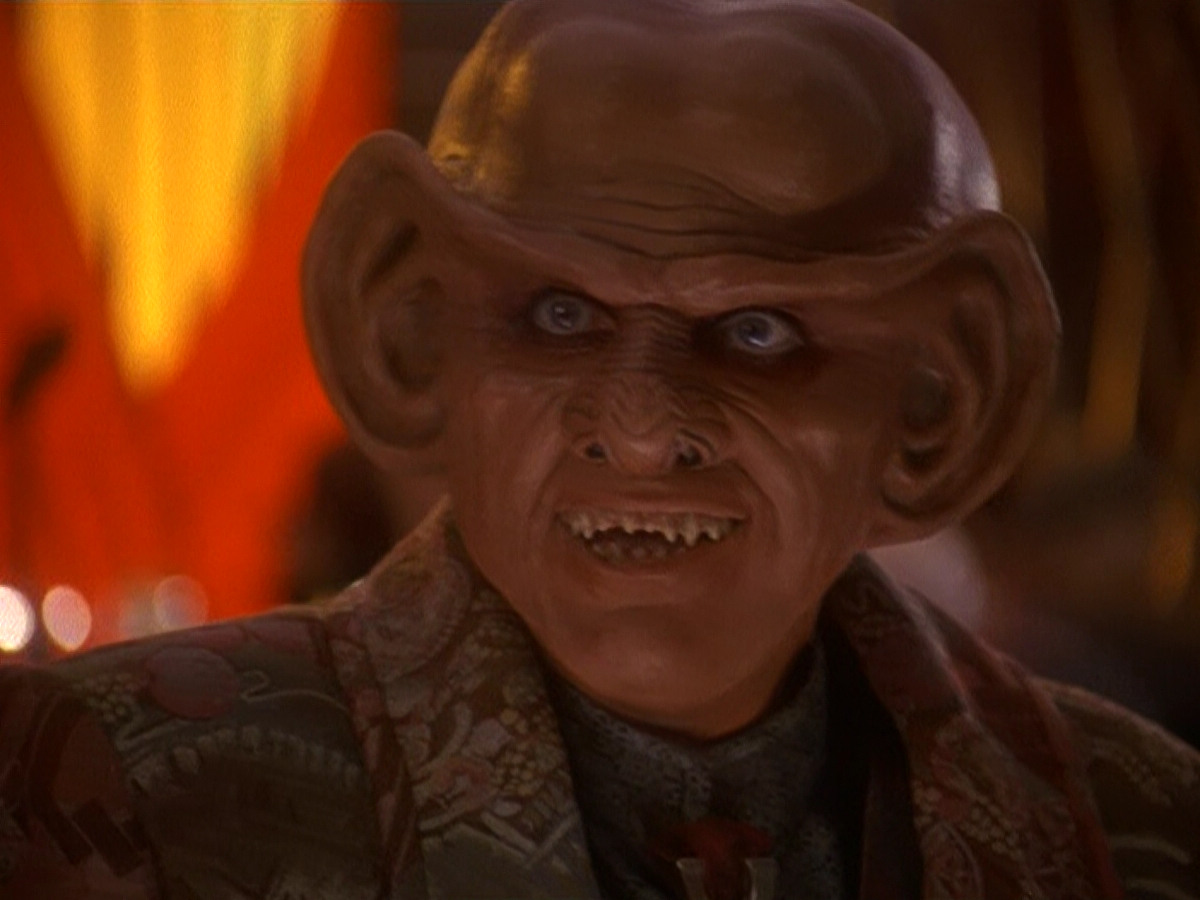 extant_StarTrek_DS9_5x11-TheDarknessAndTheLight_01248.jpg