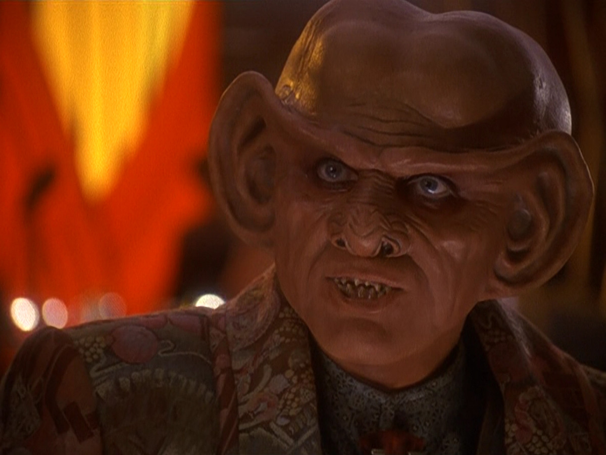extant_StarTrek_DS9_5x11-TheDarknessAndTheLight_01251.jpg