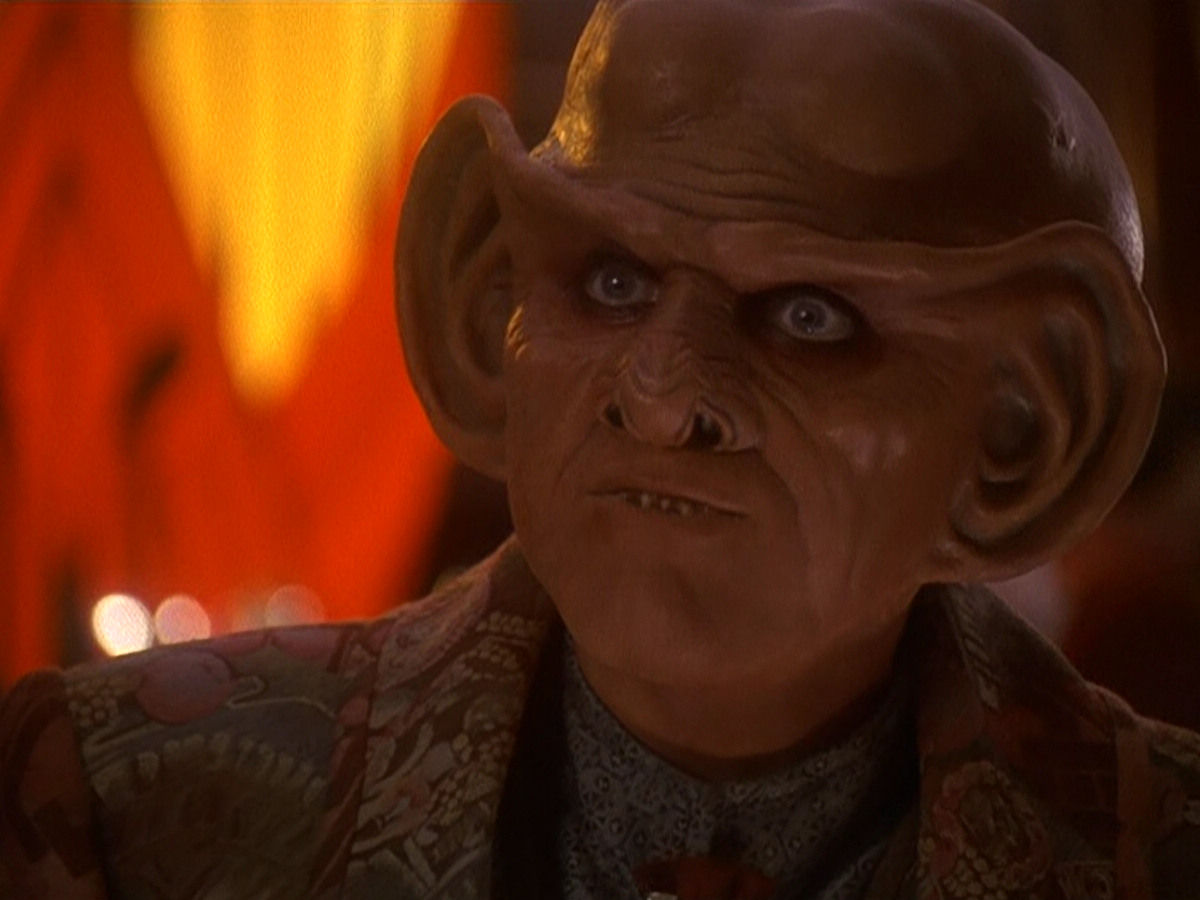 extant_StarTrek_DS9_5x11-TheDarknessAndTheLight_01259.jpg