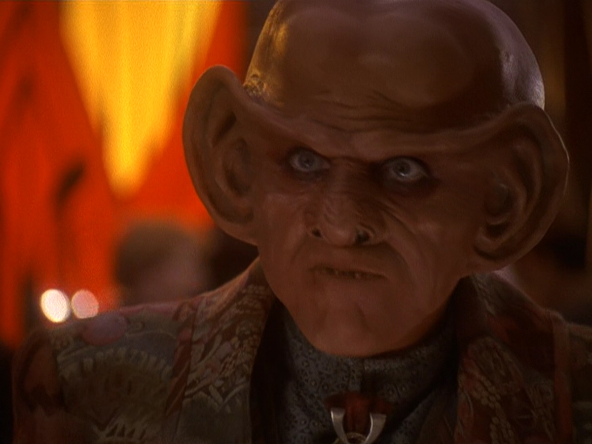 extant_StarTrek_DS9_5x11-TheDarknessAndTheLight_01267.jpg