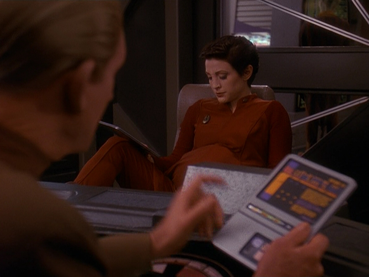 extant_StarTrek_DS9_5x11-TheDarknessAndTheLight_01294.jpg