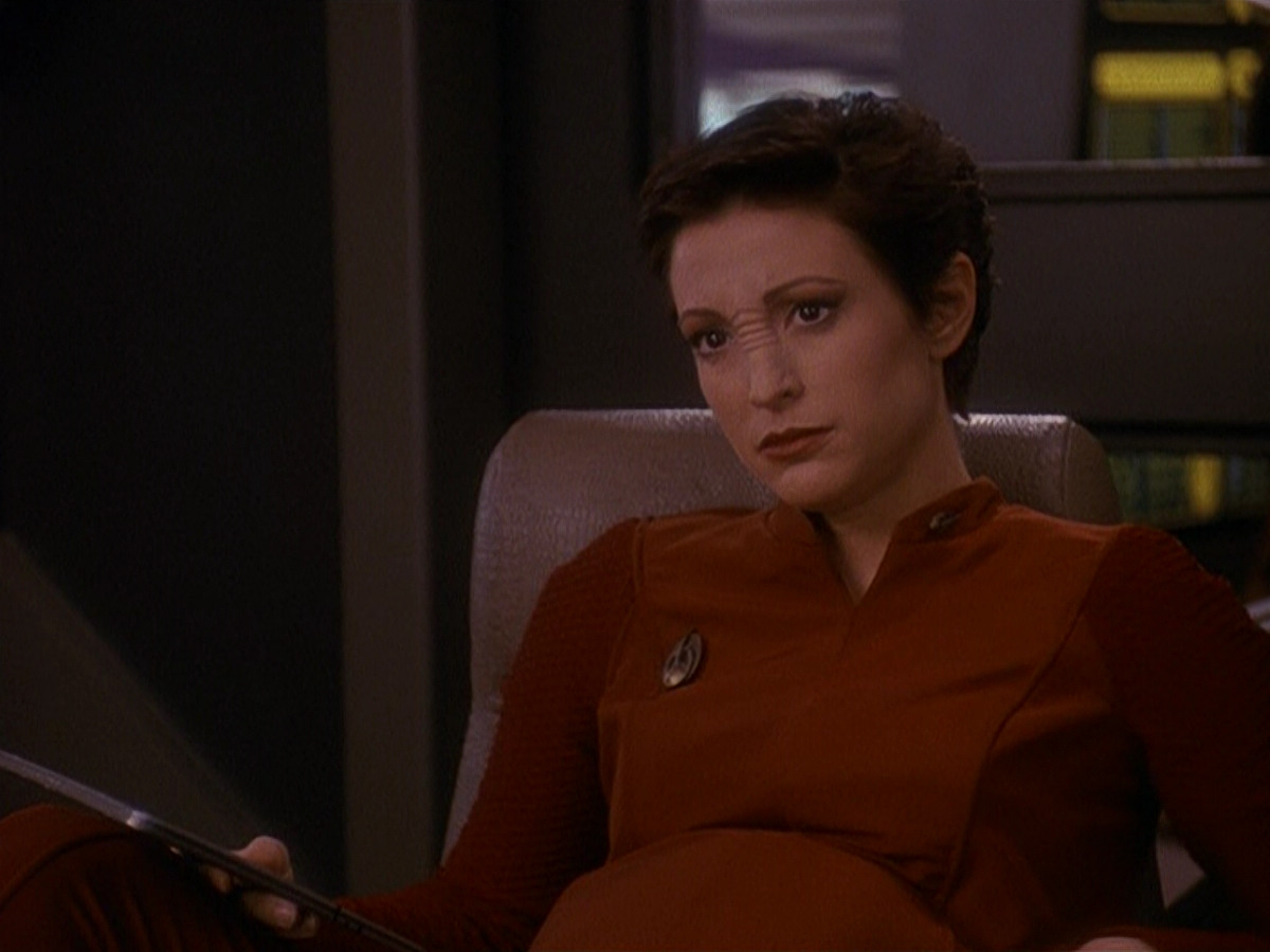 extant_StarTrek_DS9_5x11-TheDarknessAndTheLight_01310.jpg