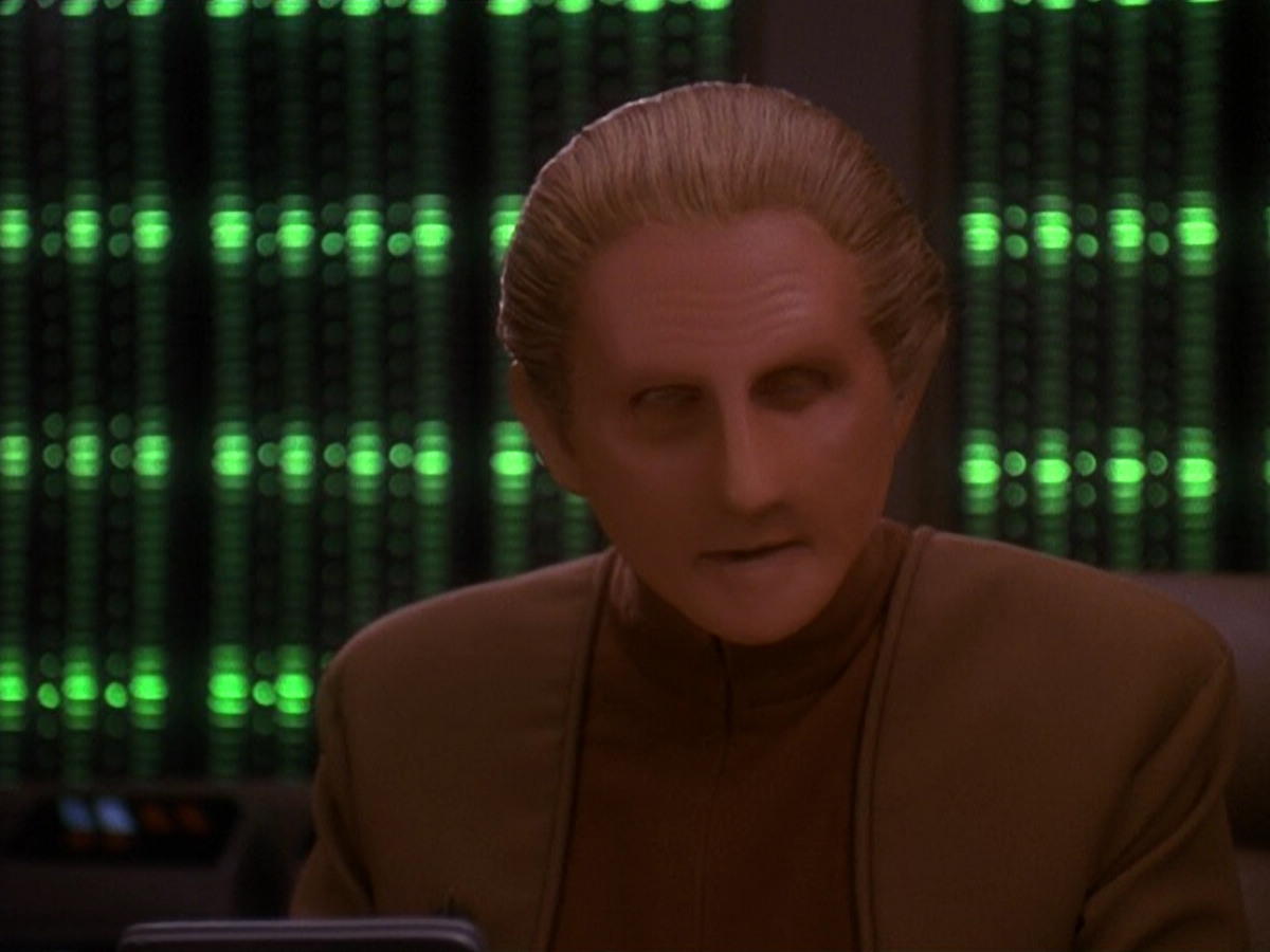 extant_StarTrek_DS9_5x11-TheDarknessAndTheLight_01327.jpg