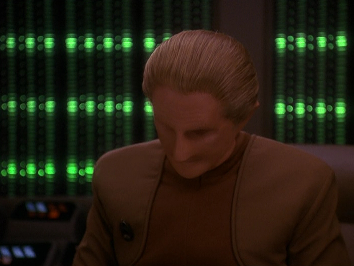 extant_StarTrek_DS9_5x11-TheDarknessAndTheLight_01353.jpg