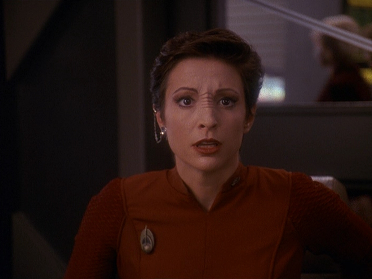 extant_StarTrek_DS9_5x11-TheDarknessAndTheLight_01357.jpg
