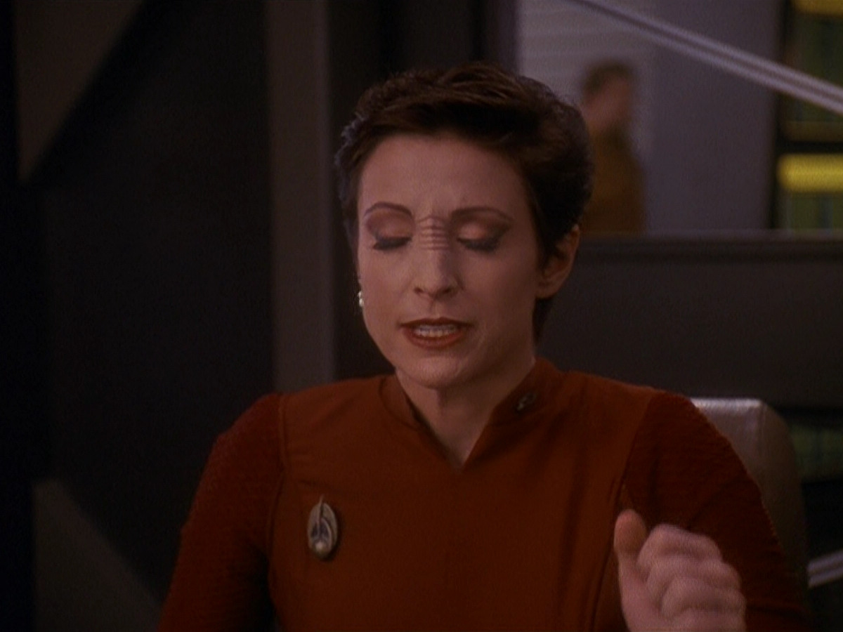 extant_StarTrek_DS9_5x11-TheDarknessAndTheLight_01363.jpg