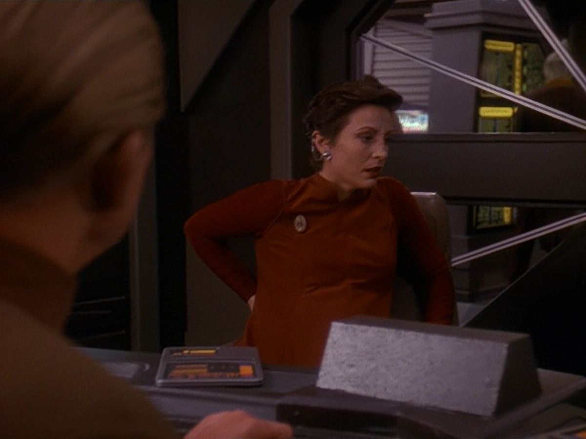 extant_StarTrek_DS9_5x11-TheDarknessAndTheLight_01398.jpg