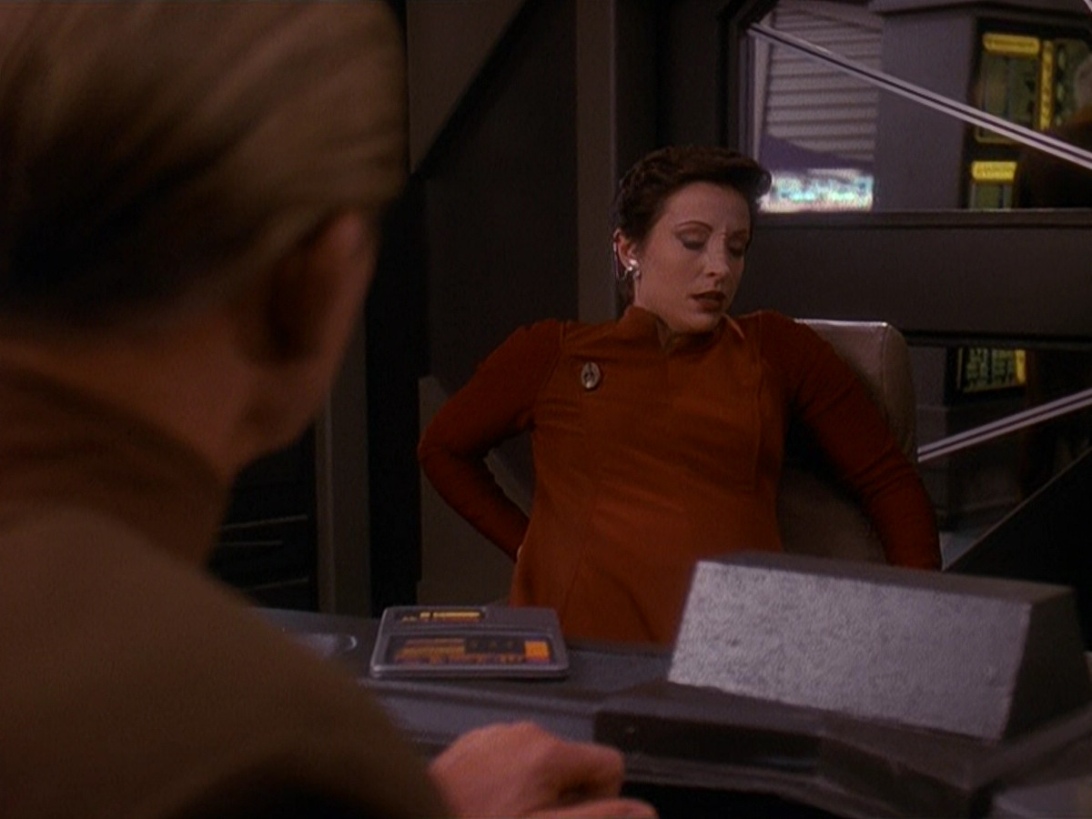 extant_StarTrek_DS9_5x11-TheDarknessAndTheLight_01400.jpg