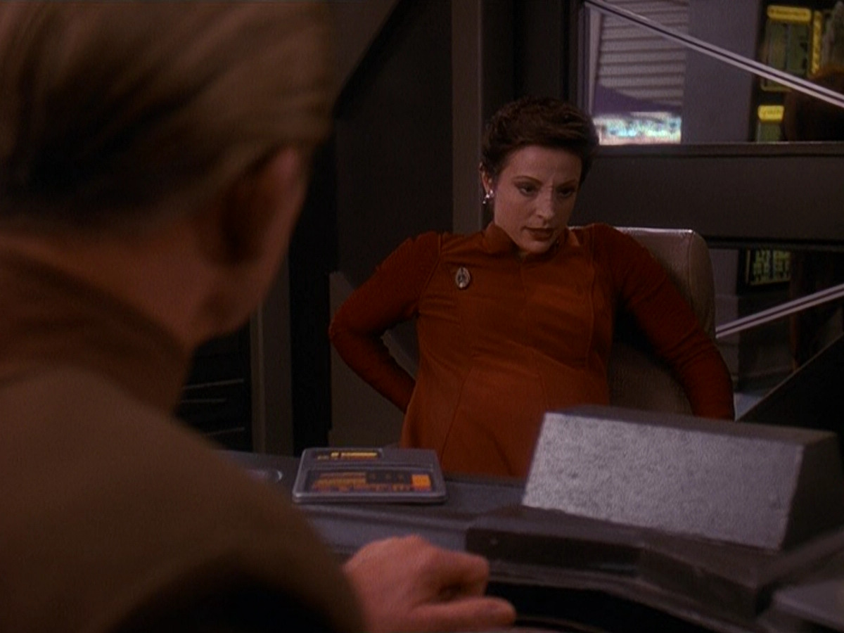extant_StarTrek_DS9_5x11-TheDarknessAndTheLight_01402.jpg