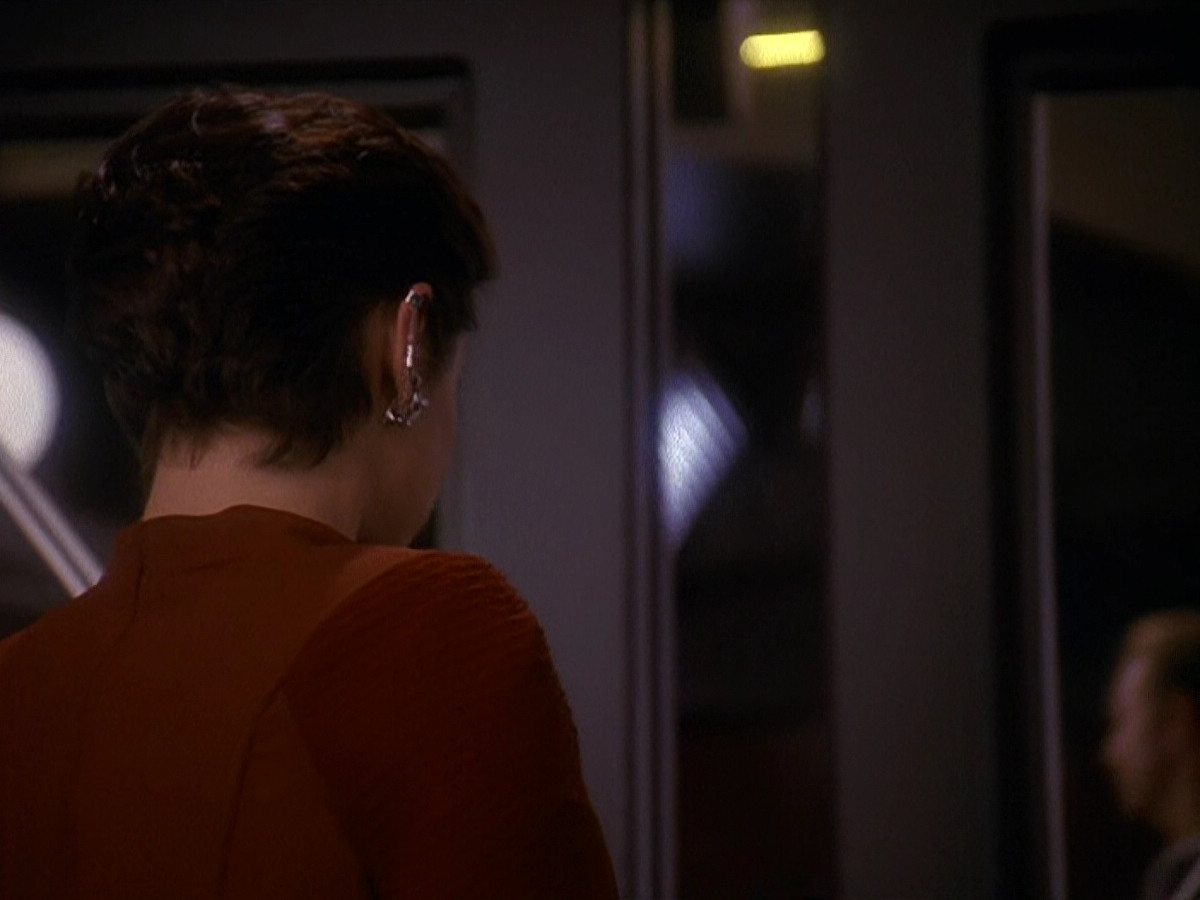 extant_StarTrek_DS9_5x11-TheDarknessAndTheLight_01456.jpg