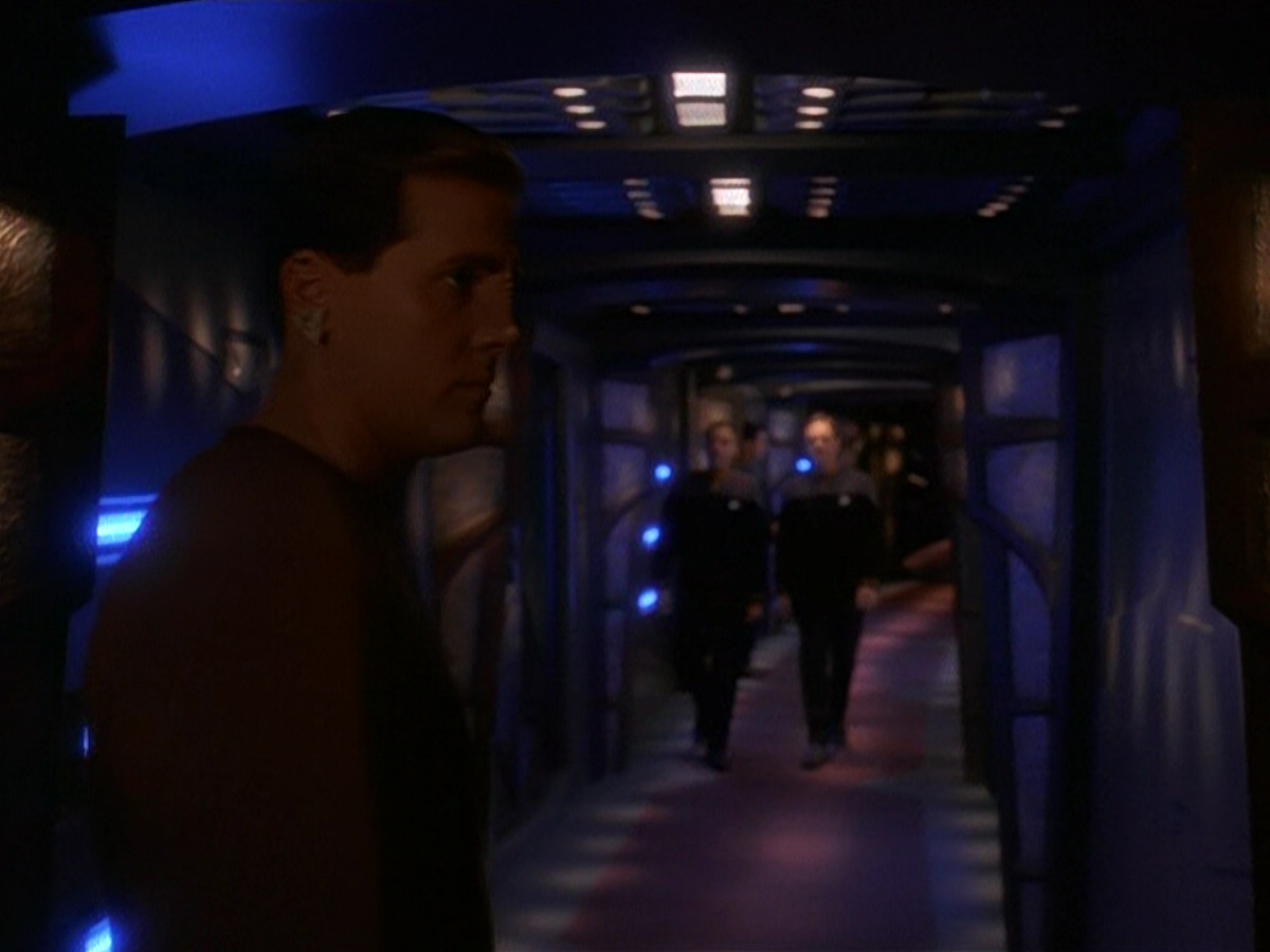 extant_StarTrek_DS9_5x11-TheDarknessAndTheLight_01473.jpg