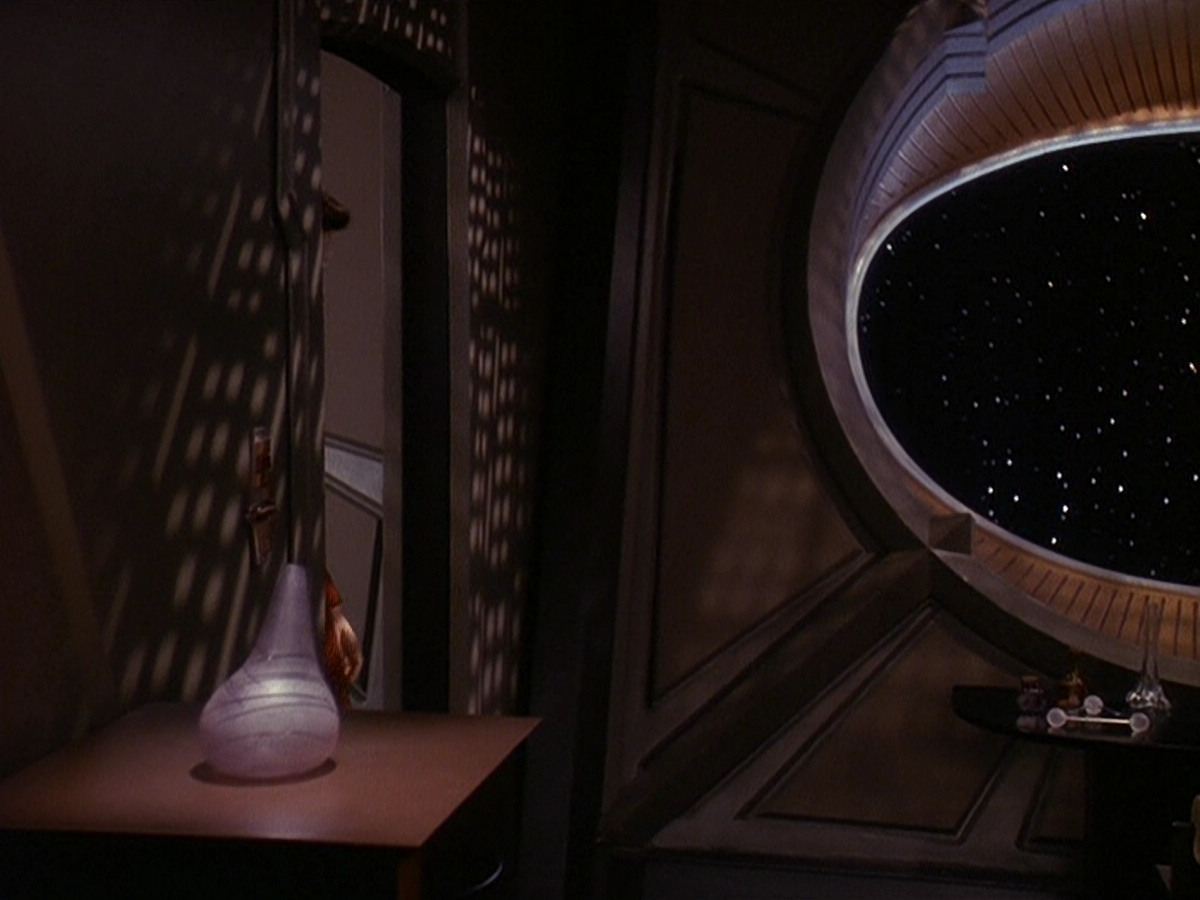 extant_StarTrek_DS9_5x11-TheDarknessAndTheLight_01514.jpg