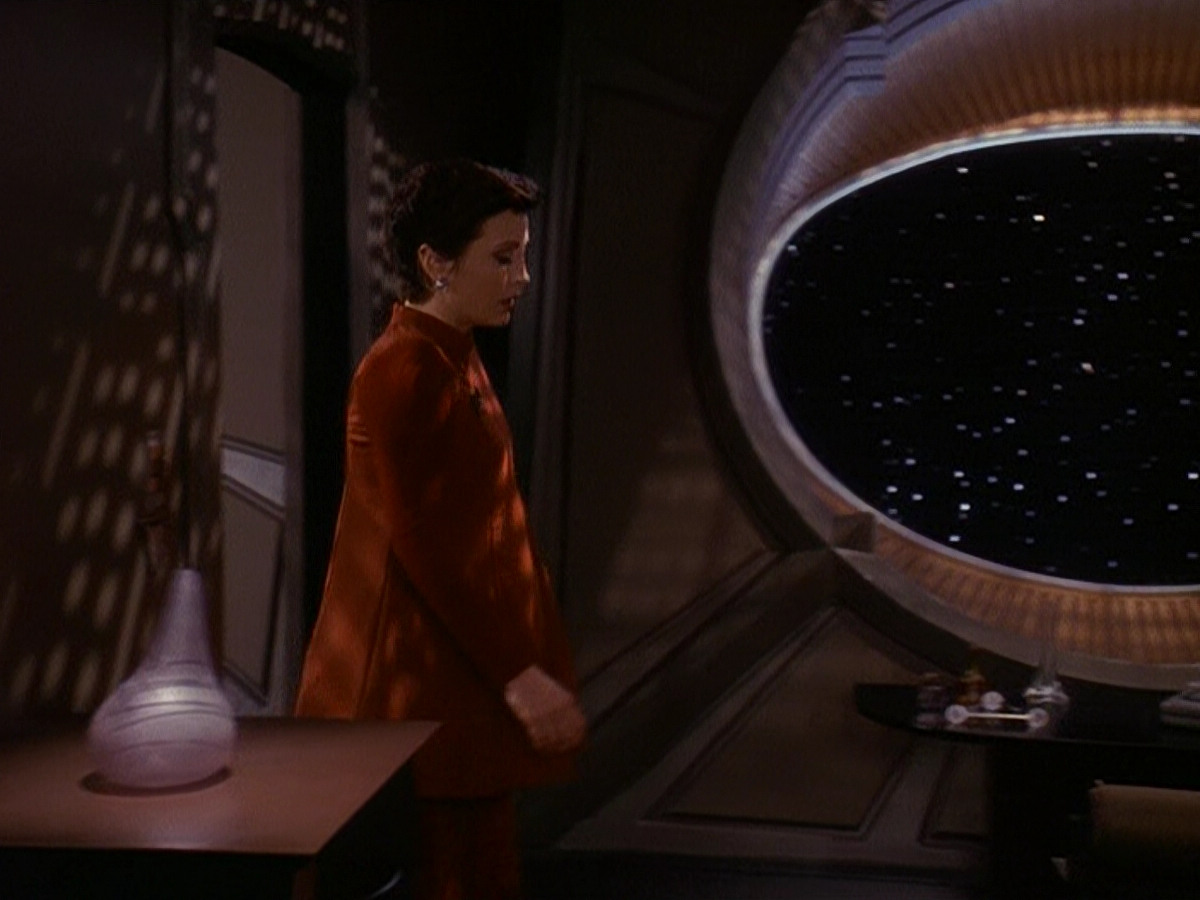 extant_StarTrek_DS9_5x11-TheDarknessAndTheLight_01515.jpg