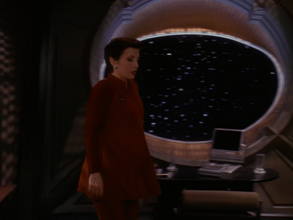 extant_StarTrek_DS9_5x11-TheDarknessAndTheLight_01516.jpg