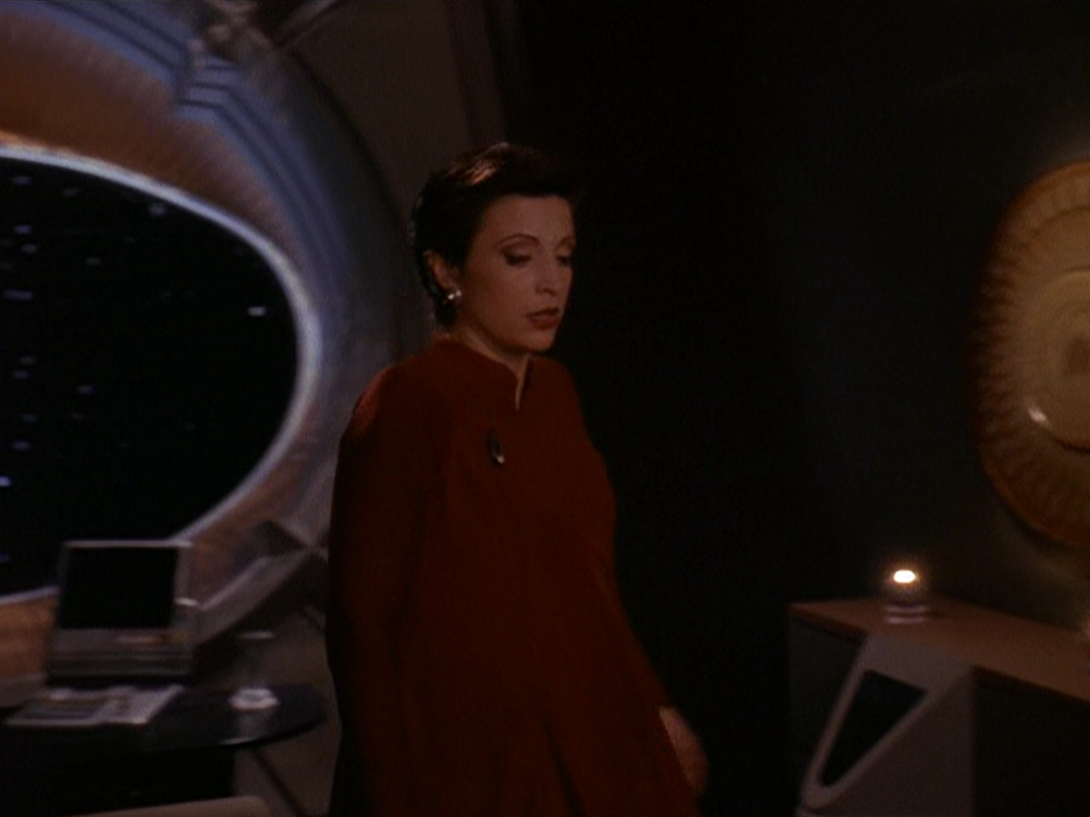 extant_StarTrek_DS9_5x11-TheDarknessAndTheLight_01518.jpg